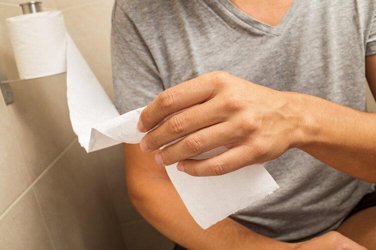 51岁男子每天大便两三次，确诊胰腺癌！6种异常或是身体“警报”